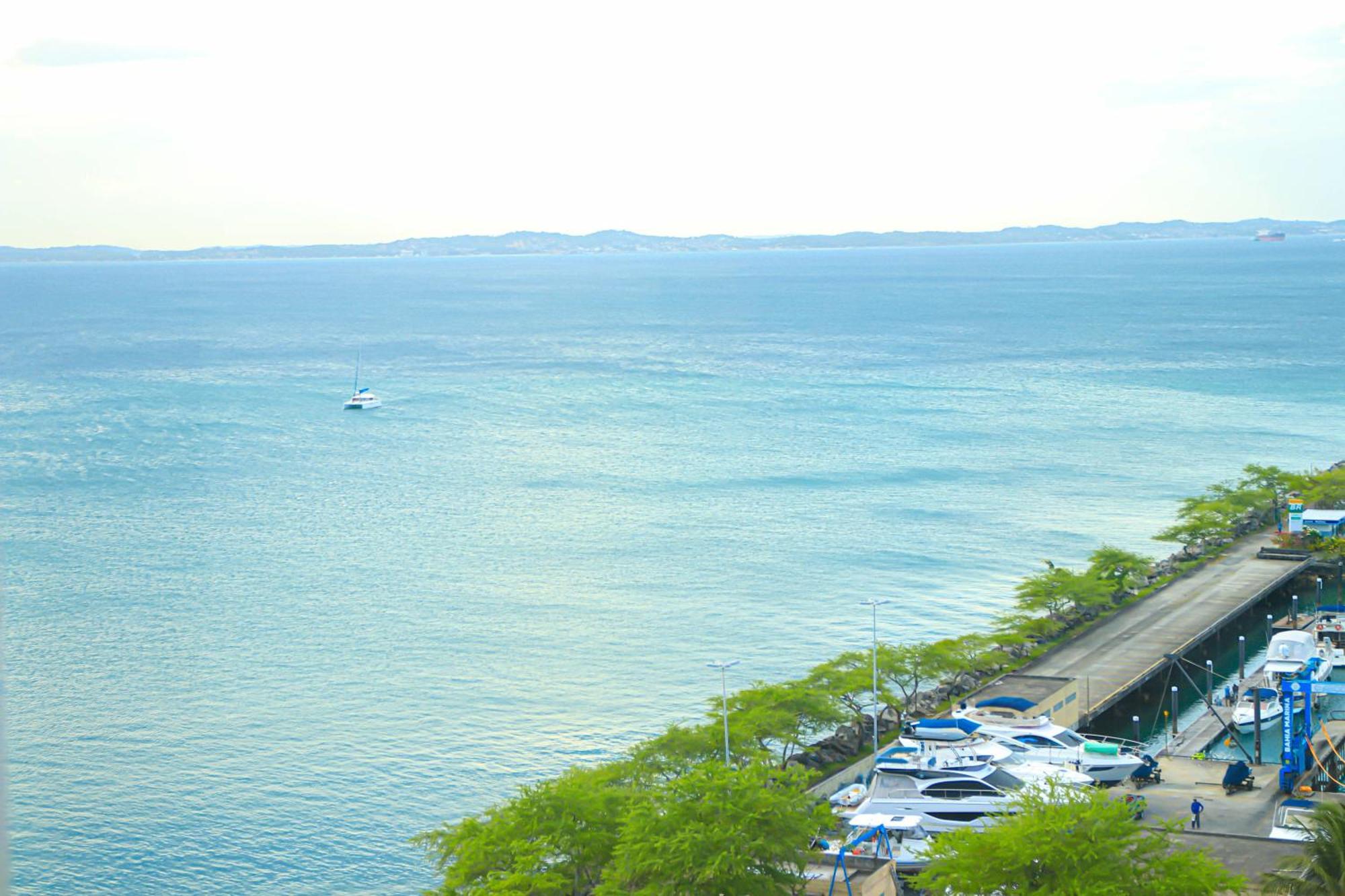Cloc Marina Vista Mar P/ A Baia De Todos Os Santos Appartement Salvador Buitenkant foto