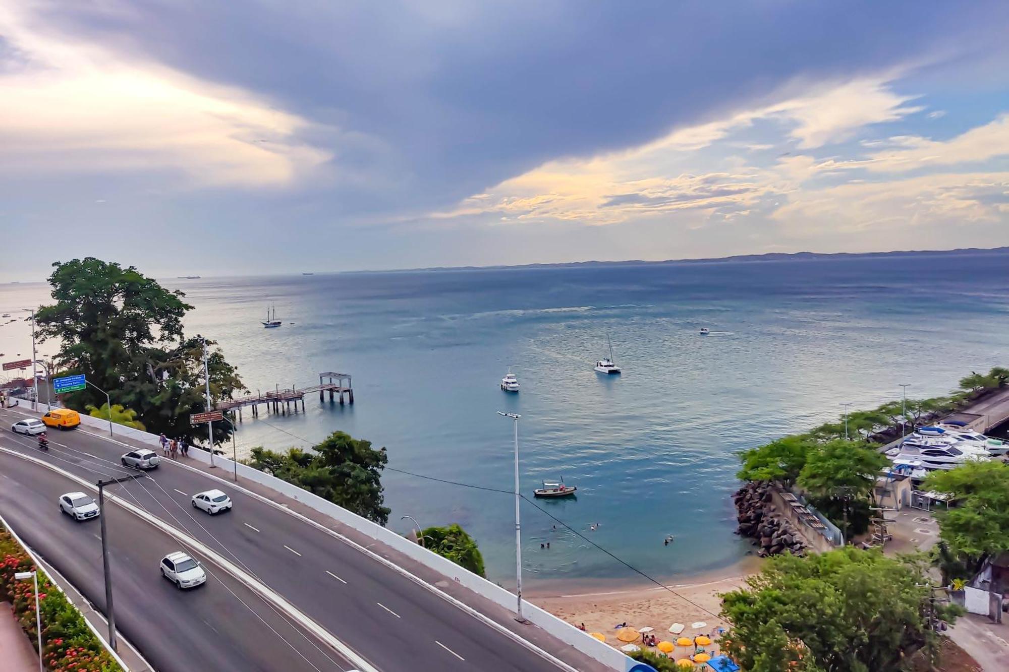 Cloc Marina Vista Mar P/ A Baia De Todos Os Santos Appartement Salvador Buitenkant foto