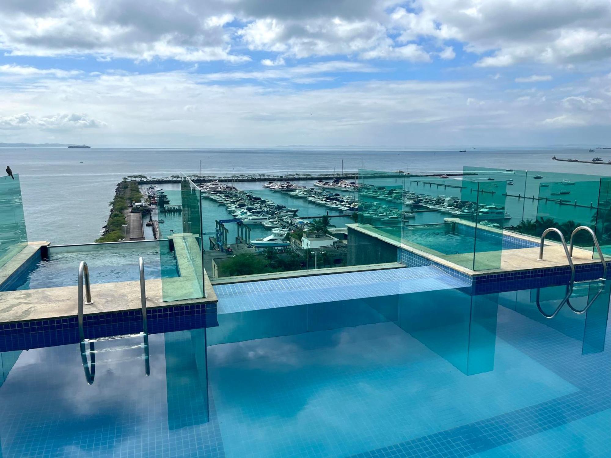 Cloc Marina Vista Mar P/ A Baia De Todos Os Santos Appartement Salvador Buitenkant foto